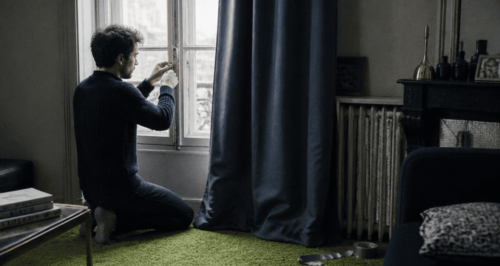 comment chauffer un appartement mal isolé avec joints, rideaux thermiques et tapis
