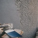 Crépi ou enduit extérieur : finitions de façade sur chantier